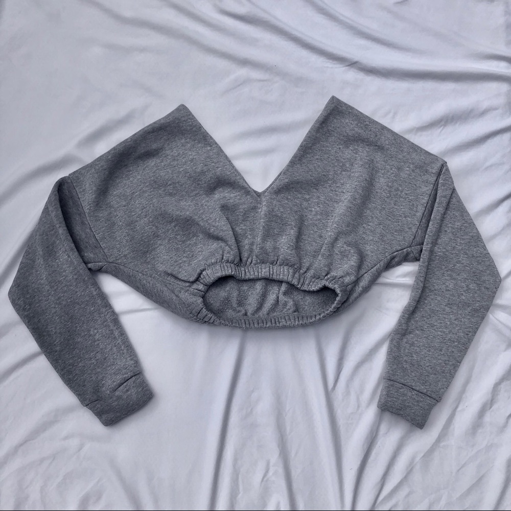 BooHoo Grey Croptop Sweatshirt